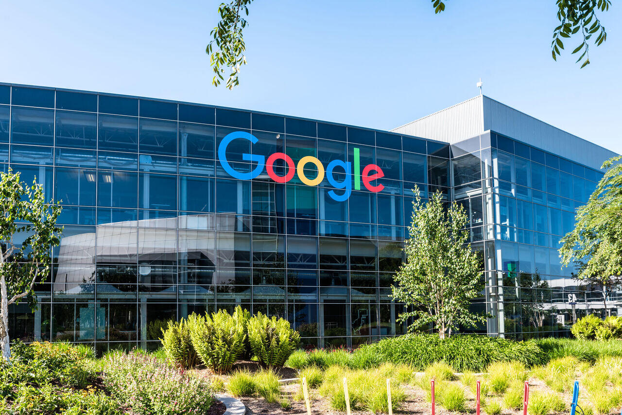 Alphabet удивила Уолл-стрит: миллиардные доходы от ИИ и YouTube