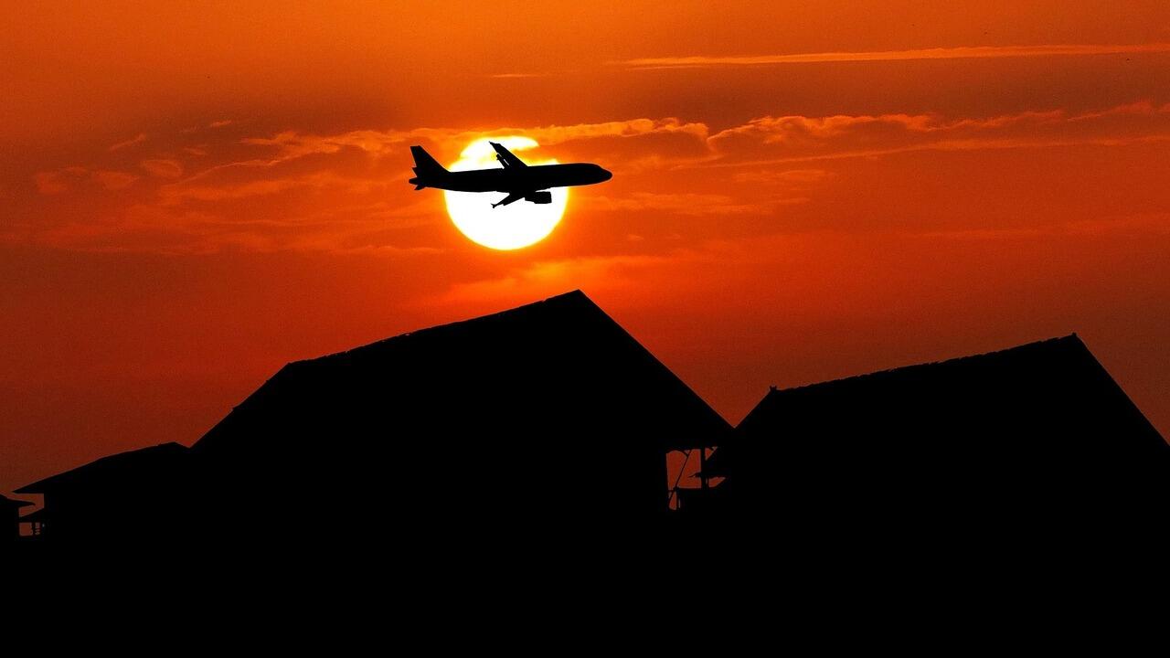 Названа средняя зарплата в авиации Беларуси – смотрим сумму