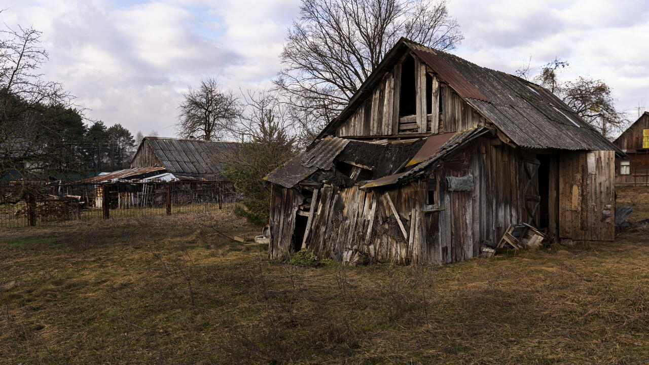Что будет с самостроем и пустующими домами на участках в 2026-м: рассказали в Госкомимуществе