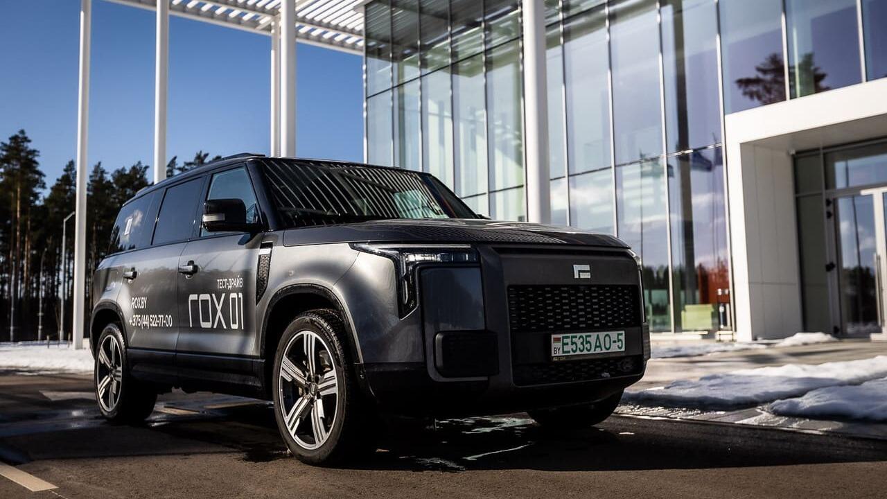Сколько стоит и как едет люксовый гибридный кроссовер Rox 01