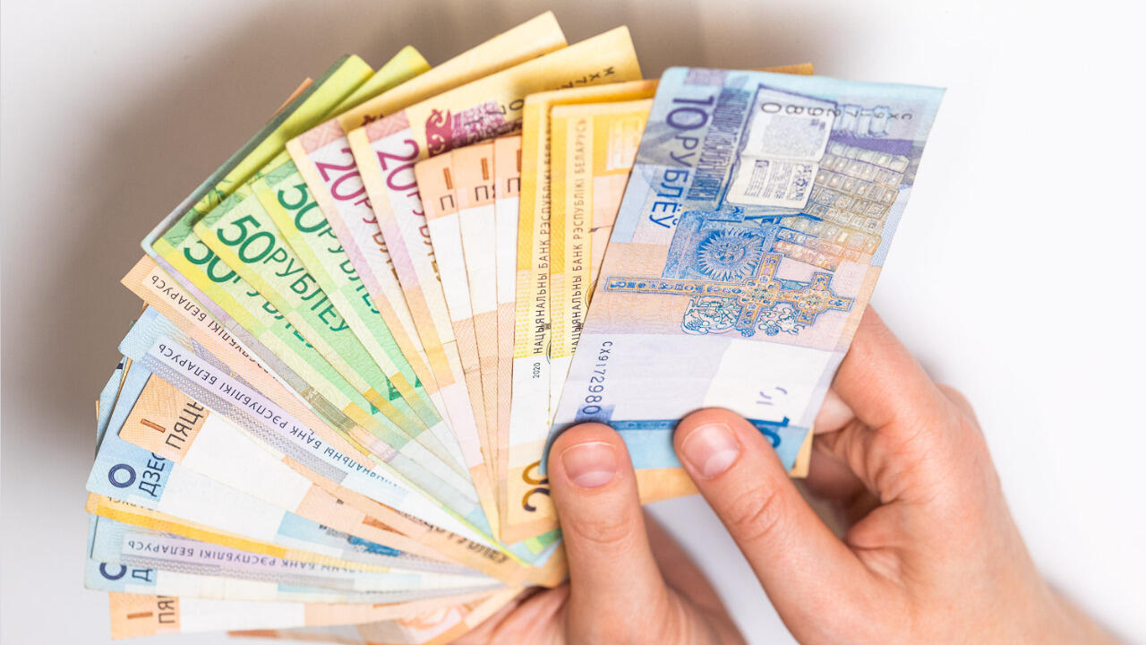 Топ самых высоких зарплат в Беларуси за 2025 год – кто лидирует?