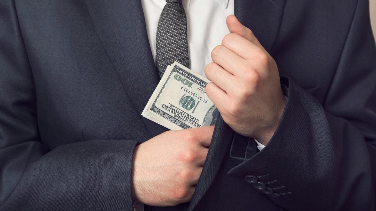 Белорусского министра задержали за взятку — что известно?