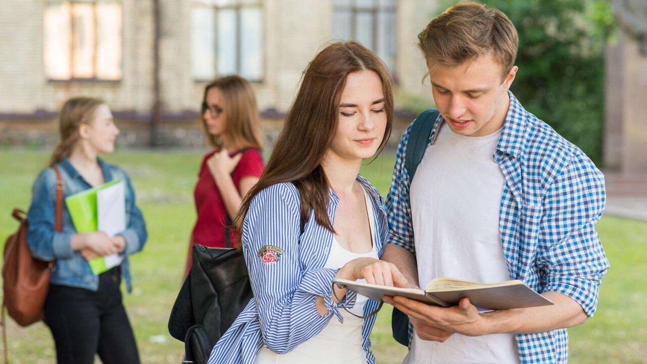Число платных мест в вузах станет меньше, по-другому пройдет целевой набор: главные изменения вступительной кампании в вузы в 2026