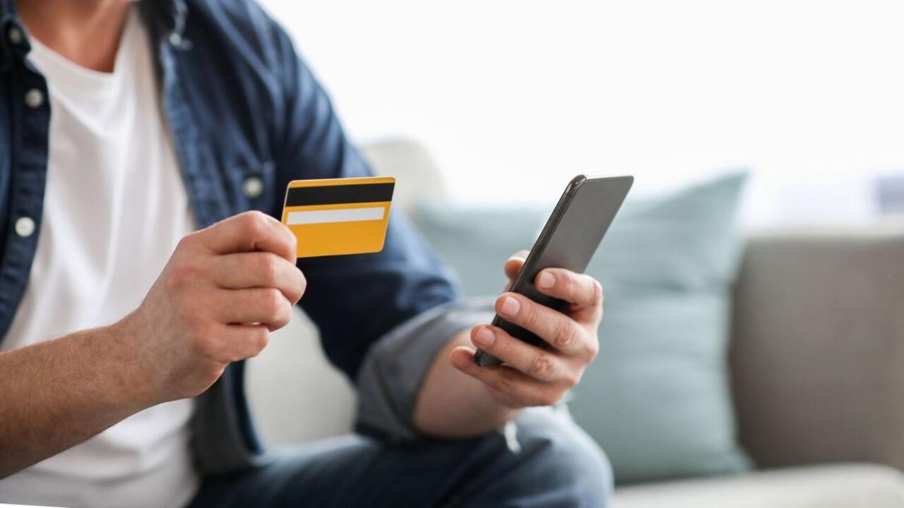 Белорус пополнил карту на 46 000 рублей, но деньги пропали: что случилось