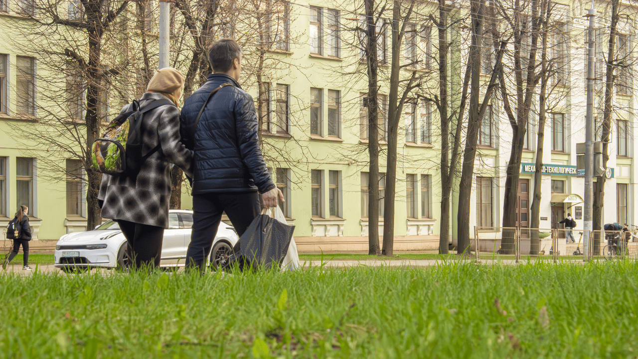 «Смотрите на факты, а не на страхи». Как пенсионеру найти работу 