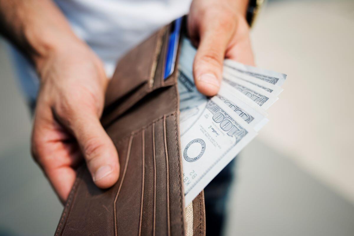 Можно ли одолжить деньги под проценты и взять у друга $500 на месяц – как давать взаймы