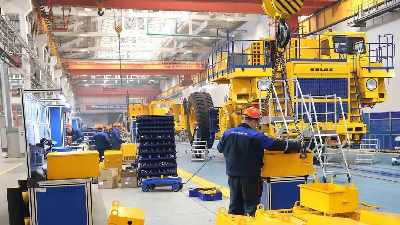 МАЗ и БЕЛАЗ ищут работников: сколько готовы платить