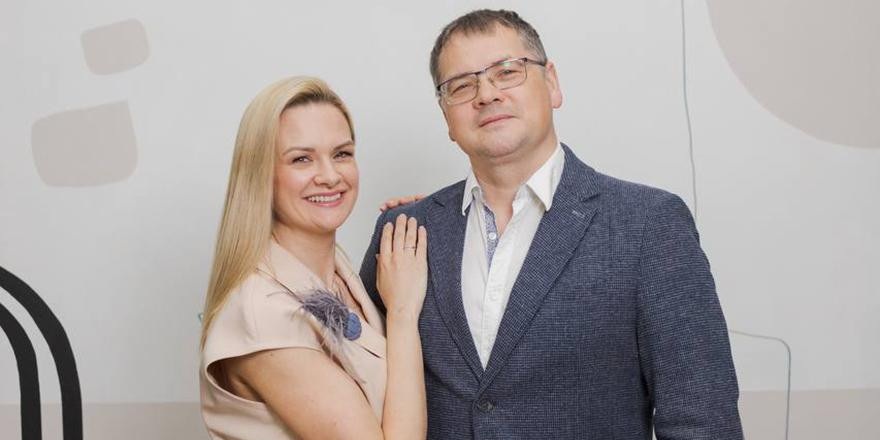 «Люди не знают, останутся ли вообще в Беларуси, – тут не до кухонь». Как семейная пара спасает свой бизнес