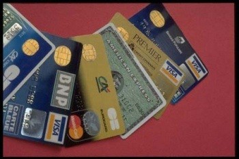 Ставки по "кредиткам" продолжают расти