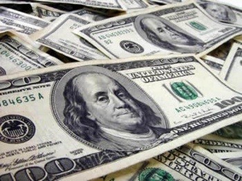 Курс доллара достиг 8500 рублей