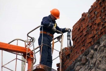 Зарплата в строительной области может составлять 10 миллионов рублей