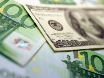 Курс доллара снова стал падать