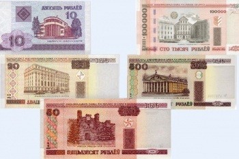 Жители Беларуси не доверяют рублю, но доверяют банкам