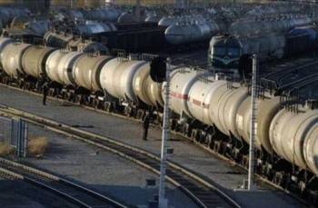 Сальдо внешней торговли остаётся отрицательным