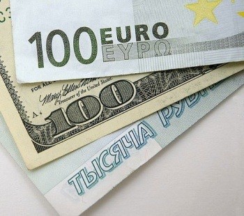 Курс основных валют вырос вырос на торгах четверга