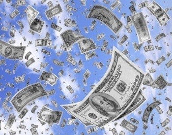 Курс доллара на валютных торгах четверга вырос