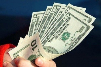 Курс доллара на валютных торгах вторника вырос