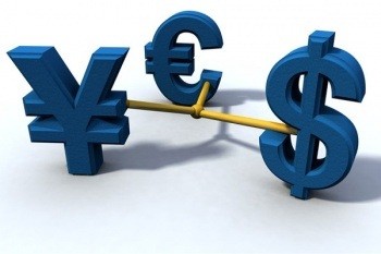 На торгах во вторник курс евро поднялся 