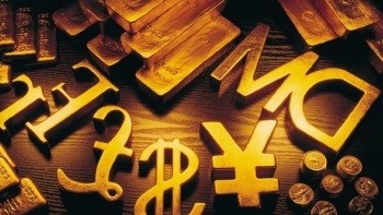 Торги в четверг: доллар бьет все рекорды