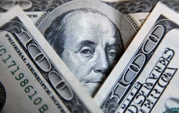 На торгах 31 июля курс доллара и евро остались на прежнем уровне