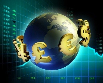 На торгах в понедельник курс евро снизился