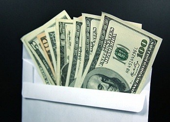 Белорусы в октябре продолжили активно закупаться валютой