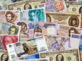 Торги 12 декабря: евро замер в шаге от психологического барьера BYR 13 000