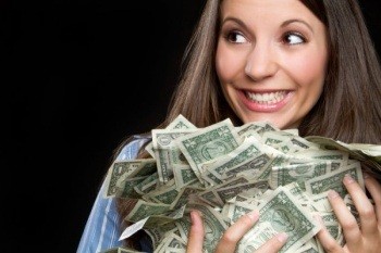 К концу 2015 года средняя зарплата минчан составит $1000