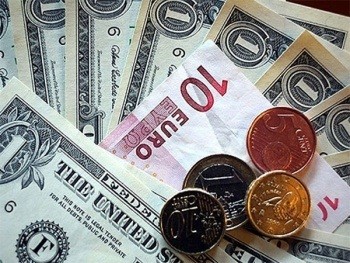 Белорусский рубль на торгах ослаб к евро сразу на 90 рублей