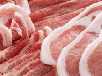 Власти Беларуси отпустили цены на свинину и говядину