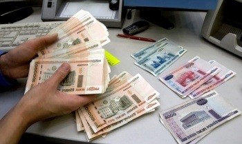 В Беларуси медработникам повысили зарплату на 40% 