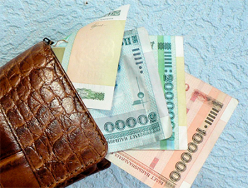 В Беларуси с 1 сентября вырастут зарплаты медиков и учителей