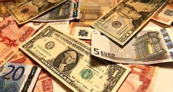 Торги 20 октября: доллар замер на отметке 10 670 рублей