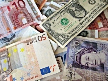 Курсы валют  на 20 декабря: курс доллара - 10 900, курс евро - 13 320, курс российского рубля – 187