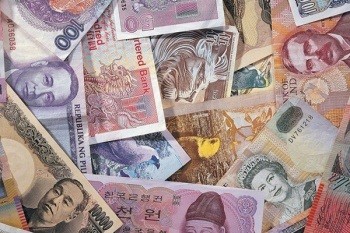 Курсы валют  на 30 декабря: курс доллара - 11 850, курс евро - 14 380, курс российского рубля – 214,5