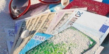 Белорусам советуют обновить карточки перед поездкой за границу