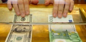 Курсы валют на 7 августа: курс доллара - 15 690, курс евро - 17 149, российский рубль - 245,54