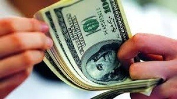 Нацбанк ограничил расчеты в валюте