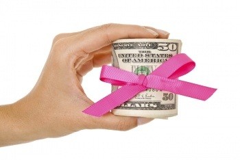 Перед Новым годом Альфа-Банк направил на благотворительность 1,2 млрд рублей