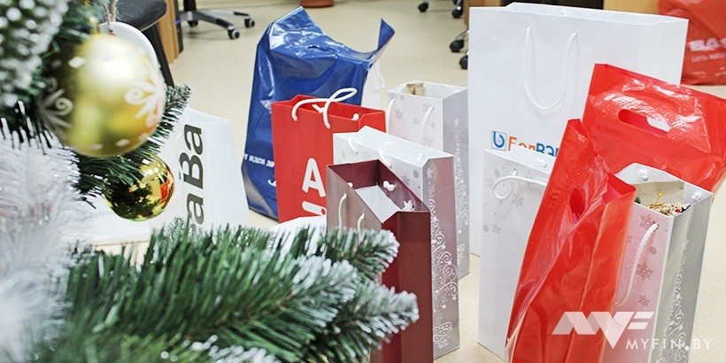 Портал Myfin.by поздравляет банки и своих читателей с Новым годом