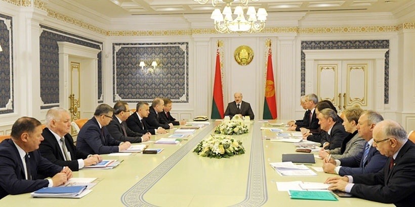 «Накопилось несколько предложений». Президент и эксперты обсуждают, как дать толчок экономике