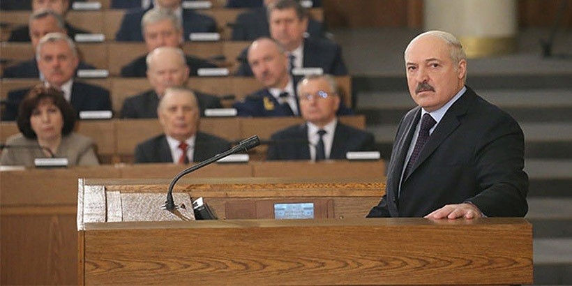 Президент: Если предложите альтернативу декрету №3 – отступлю