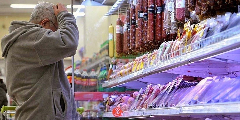 Цены в апреле: больше всего подорожали фрукты-овощи и сотовая связь