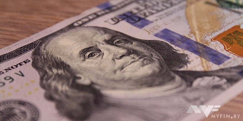 Достаем из-под матрасов. Чистая продажа валюты в апреле резко увеличилась