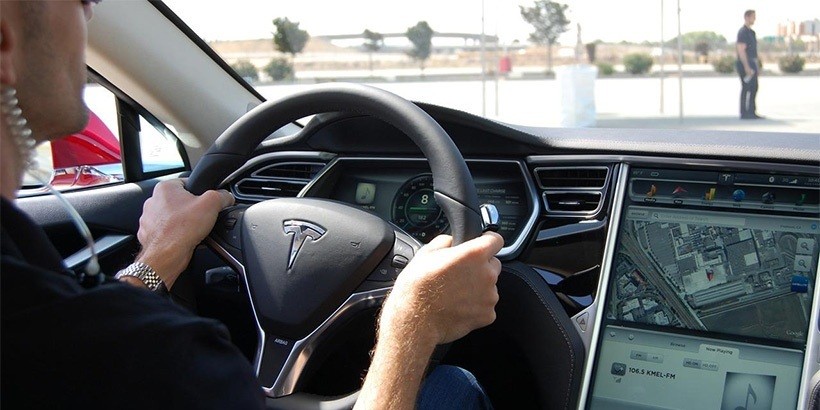 «Нам нужен электромобиль». Президент поручил создать белорусскую Tesla