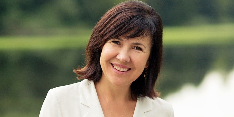 «Начала бизнес, когда люди избавлялись от ковров на стенах и заменяли их чем-то привлекательным»