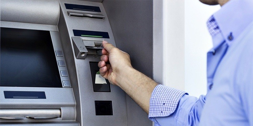 В субботу утром могут сбоить карточки ряда банков