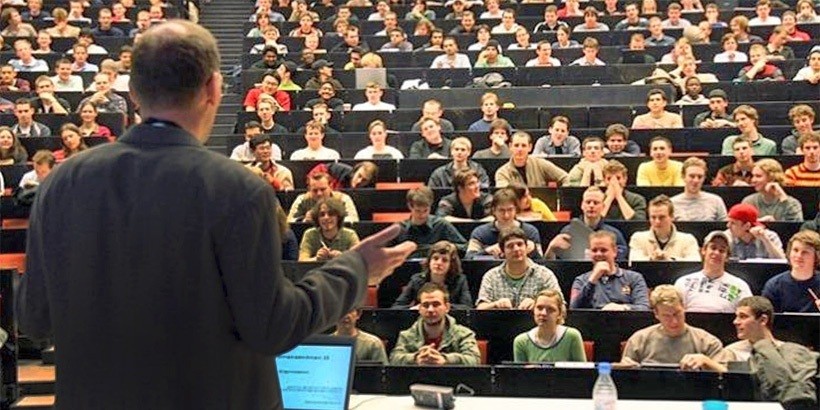 Оклады преподавателей вузов с 1 декабря подросли