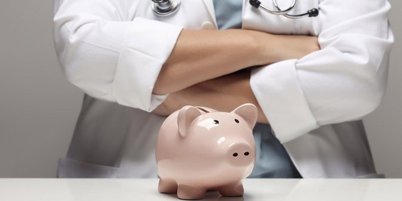 В Беларуси повысили зарплату некоторым медработникам