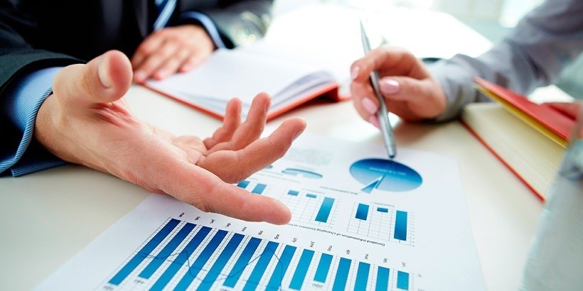 Эксперты ожидают низкий рост экономики, но это лучше искусственного роста зарплат